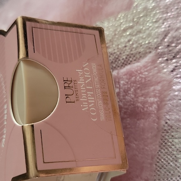 Pure Benefits Translucent Loose Setting Powder - Picture 2 of 4